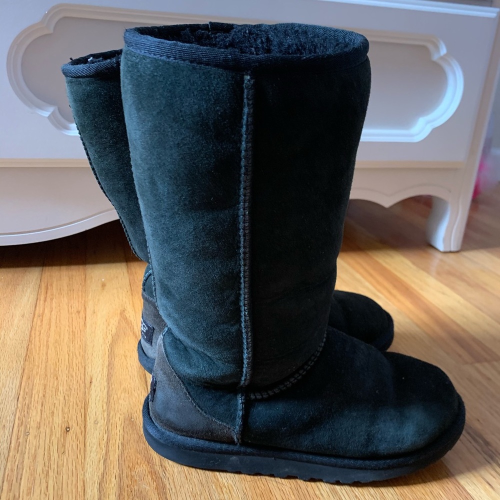 black ugg boots